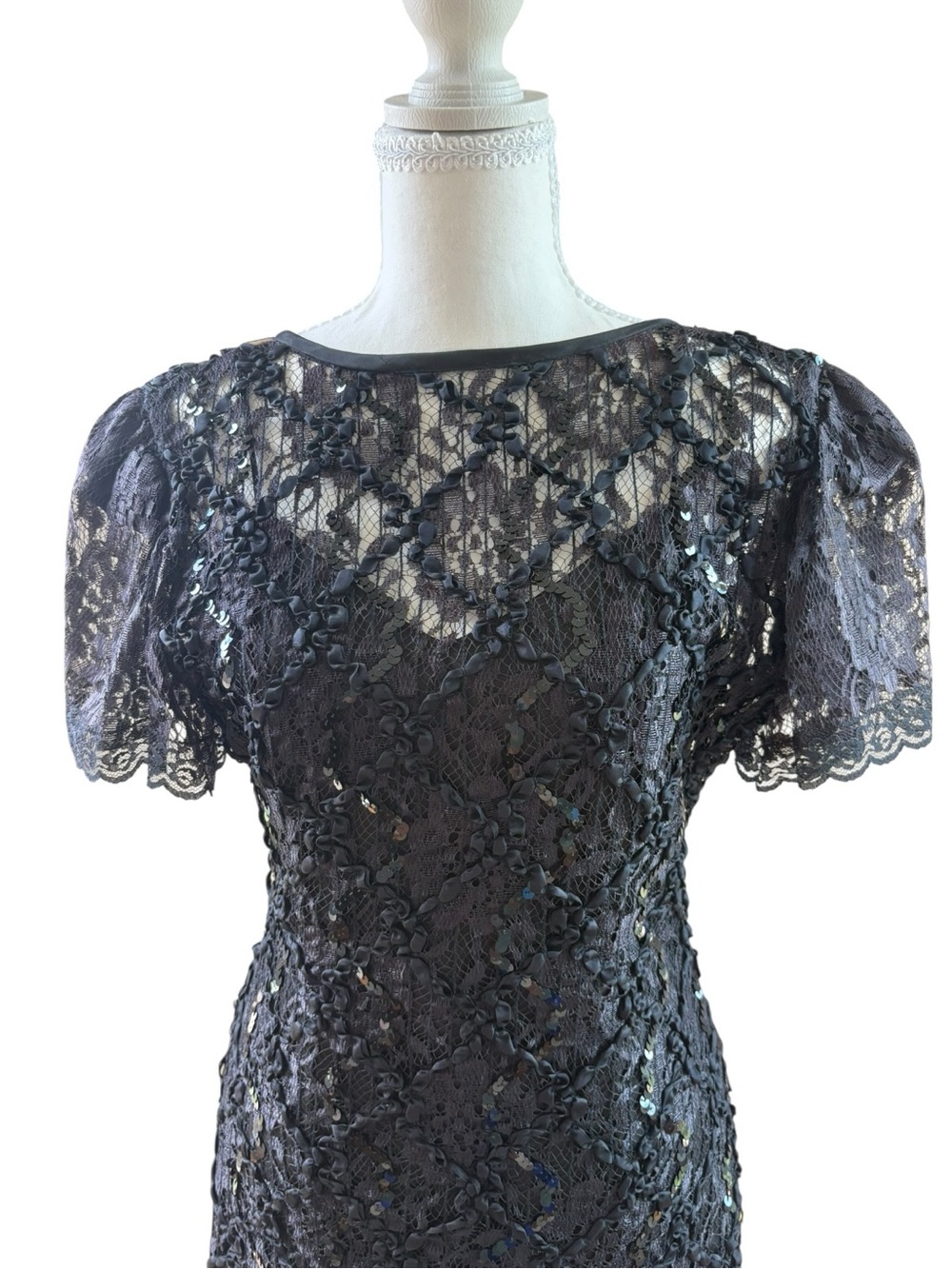 HW Collections Elegant Black Lace and Sequin Evening Dress, Size 8 - Picture 3 of 11